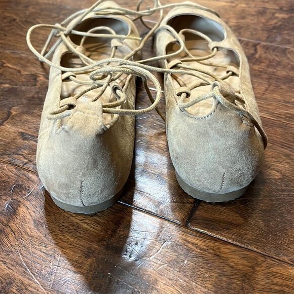 Chinese Laundry Endless Summer Ghillie Flats, 7! - Picture 4 of 8